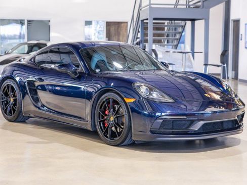 Used 2018 Porsche 718 Cayman GTS image 8