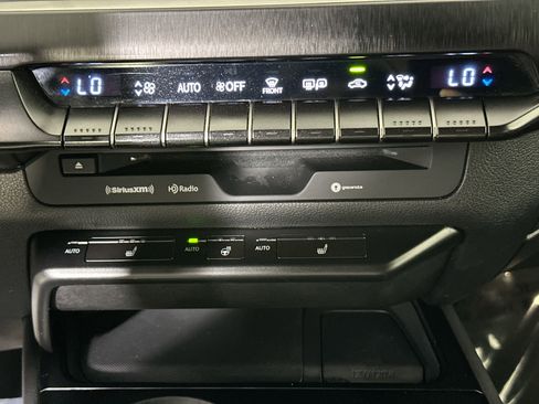 Used 2019 Lexus UX 200 F Sport image 23