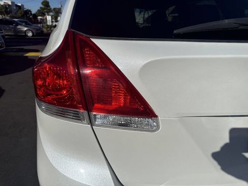 Used 2011 Toyota Venza image 28