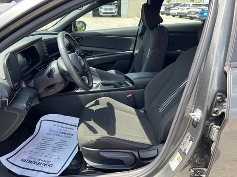 Used 2025 Hyundai Elantra Sport w/ Cargo Package FWD image 13
