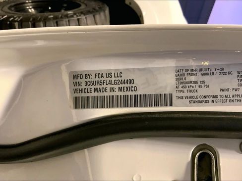 Used 2020 RAM 2500 Laramie w/ Night Edition image 31