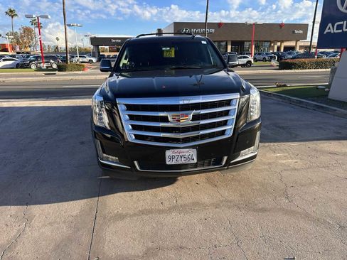 Used 2016 Cadillac Escalade ESV Premium image 8
