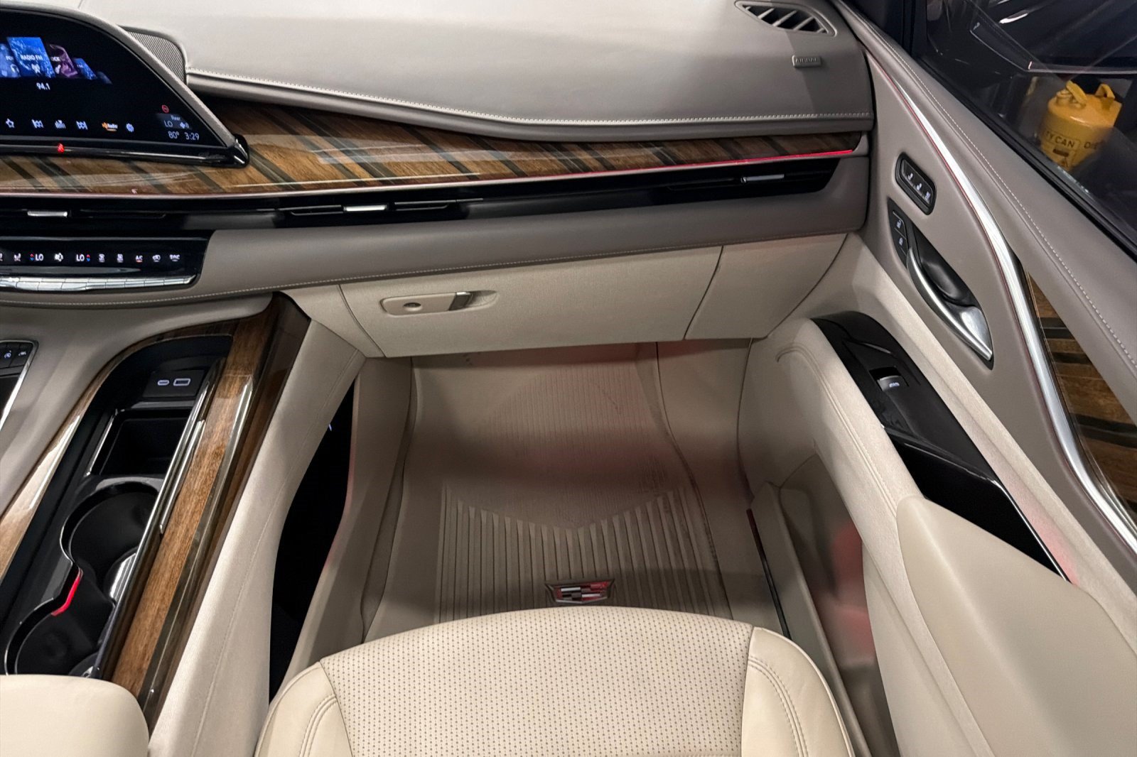 Used 2022 Cadillac Escalade Sport Platinum w/ Heavy-Duty Trailer Package AWD/4WD image 31