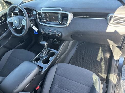 Used 2020 Kia Sorento LX image 30