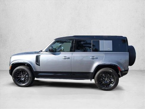 Used 2023 Land Rover Defender 110 X-Dynamic SE image 9