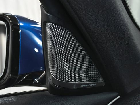 Used 2023 BMW 530i xDrive w/ Premium Package image 39