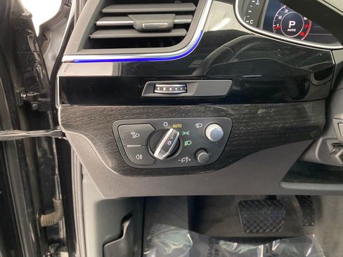 Used 2018 Audi Q7 3.0T Prestige w/ Prestige Package image 24