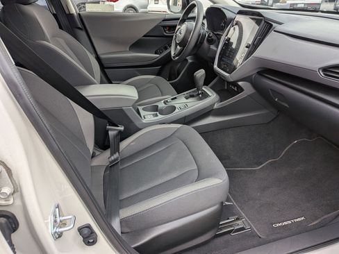 Used 2025 Subaru Crosstrek 2.0i Premium image 32