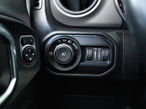 Used 2022 Jeep Wrangler Unlimited Sport AWD/4WD image 15