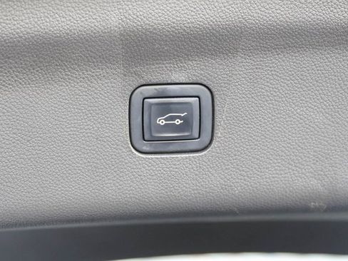 Used 2022 Buick Enclave Avenir w/ Avenir Technology Package image 10