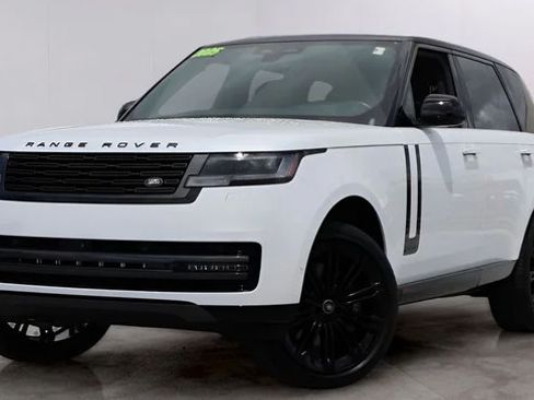 Used 2025 Land Rover Range Rover Autobiography AWD/4WD image 1
