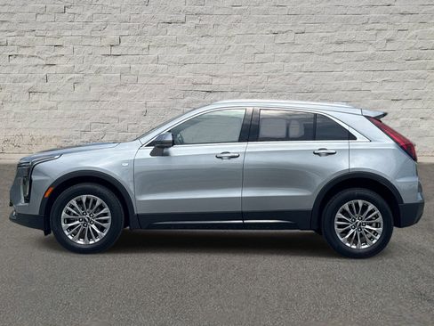 Used 2025 Cadillac XT4 Premium Luxury FWD image 2