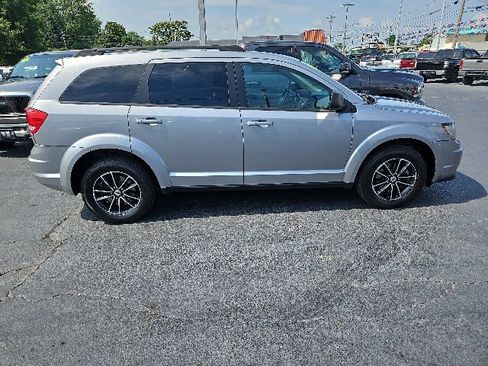 Used 2018 Dodge Journey SE w/ Blacktop Package AWD/4WD image 2