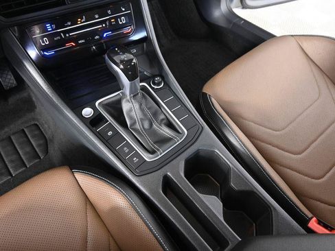 Used 2025 Volkswagen Jetta SEL FWD image 18