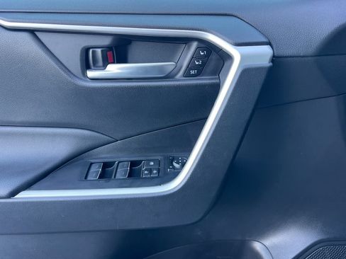 Used 2023 Toyota RAV4 XLE Premium image 12