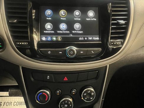 Used 2019 Chevrolet Trax LT w/ LT Convenience Package image 10