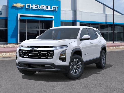 New 2026 Chevrolet Equinox LT w/ Convenience Package II FWD image 6