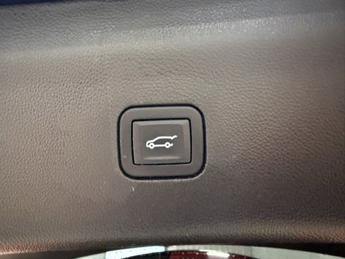 Used 2019 Buick Enclave Premium image 39