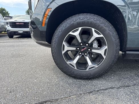 New 2026 GMC Yukon XL AT4 w/ AT4 Premium Plus Package AWD/4WD image 8