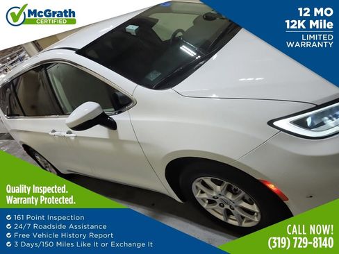 Used 2023 Chrysler Pacifica Touring-L image 1