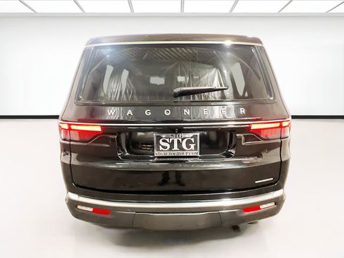 Used 2022 Jeep Wagoneer Series II RWD image 5
