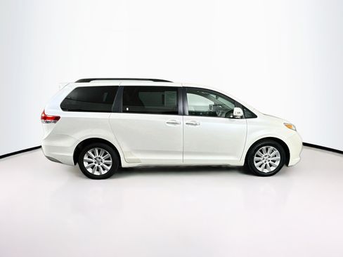 Used 2014 Toyota Sienna Limited w/ Limited Premium Package AWD/4WD image 10