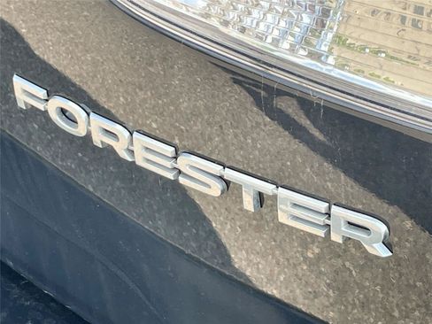 Used 2023 Subaru Forester Premium AWD/4WD image 10