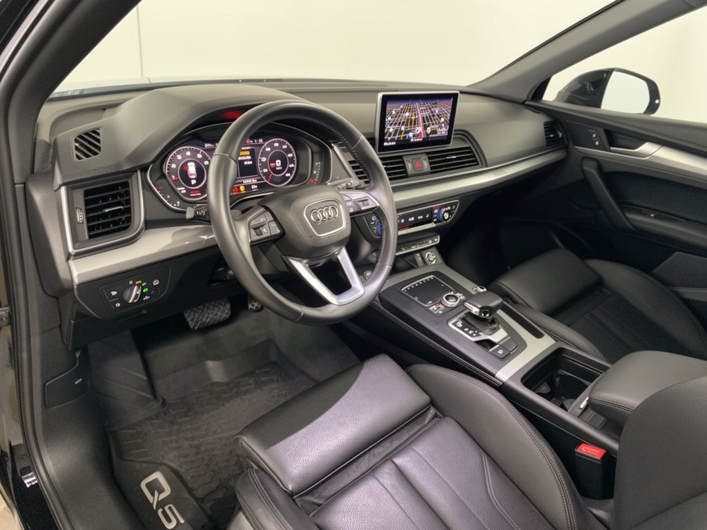 Used 2020 Audi Q5 2.0T Titanium Premium Plus AWD/4WD image 4