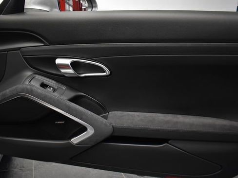 Used 2018 Porsche 718 Boxster GTS image 24