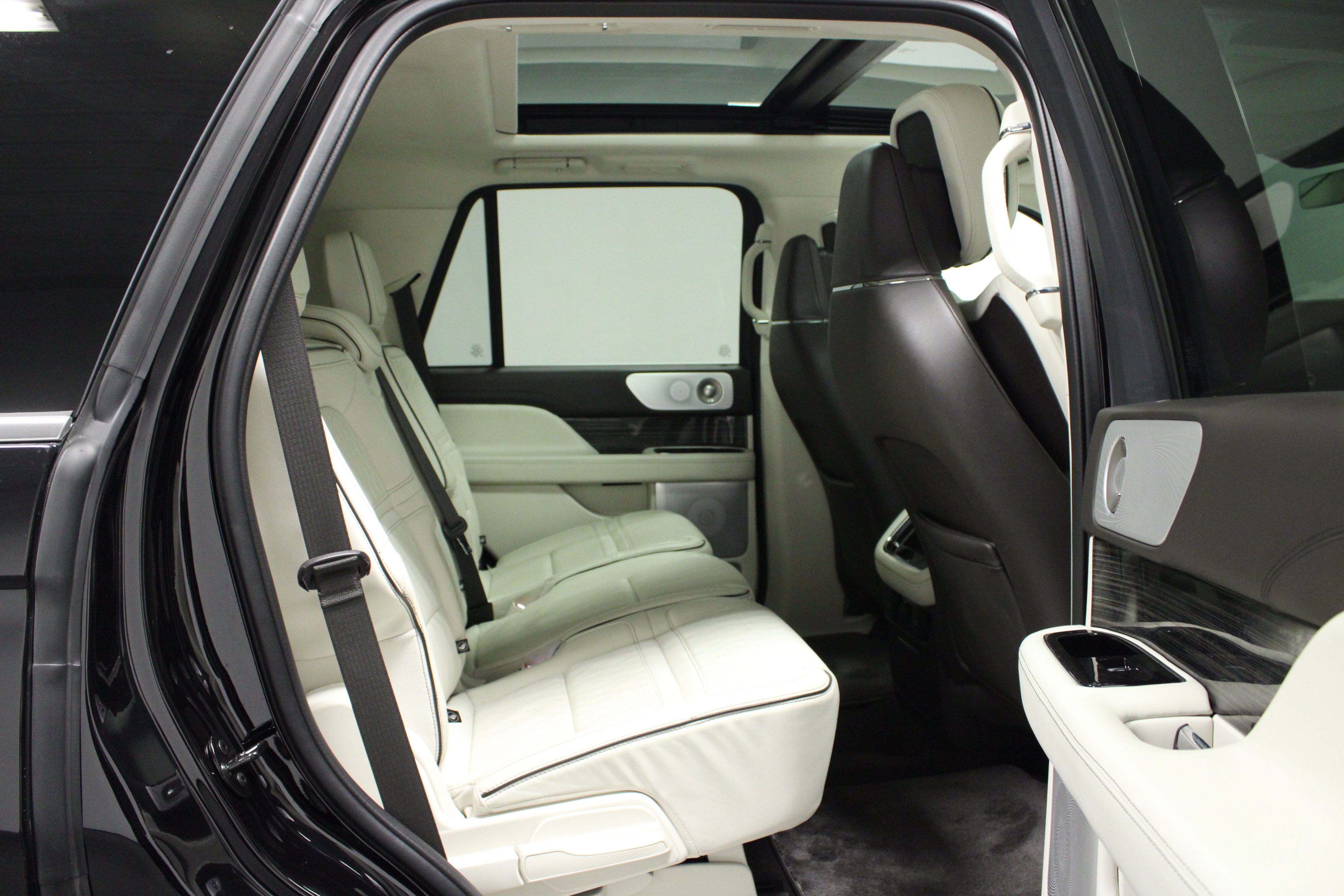 Used 2023 Lincoln Navigator Black Label AWD/4WD image 16