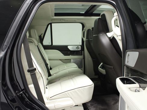 Used 2023 Lincoln Navigator Black Label image 16