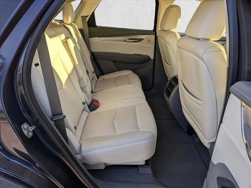 Used 2018 Cadillac XT5 Luxury w/ Driver Awareness Package image 17