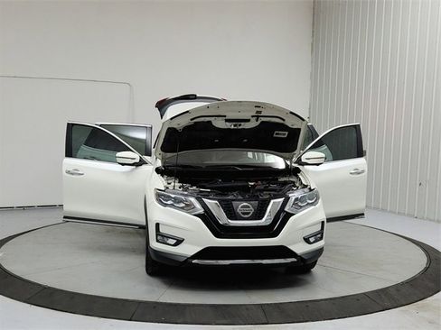 Used 2017 Nissan Rogue SL image 10