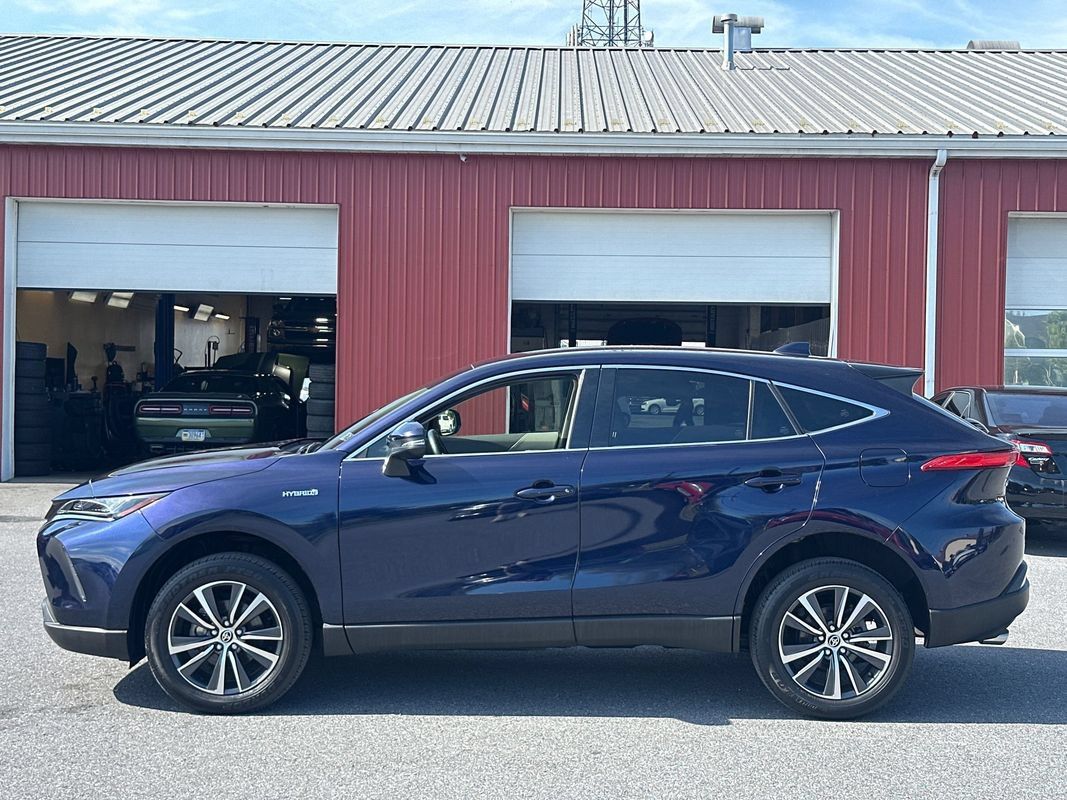 Used 2021 Toyota Venza LE AWD/4WD image 6