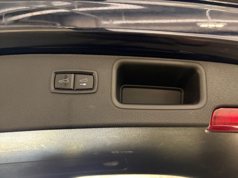 Certified 2020 Porsche Macan S AWD/4WD image 31