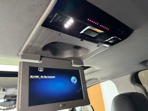 Used 2015 Cadillac Escalade Luxury RWD image 40