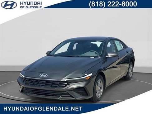 New 2026 Hyundai Elantra SE FWD image 1