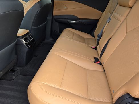 Used 2023 Lexus RX 350 w/ Cold Area Package AWD/4WD image 38