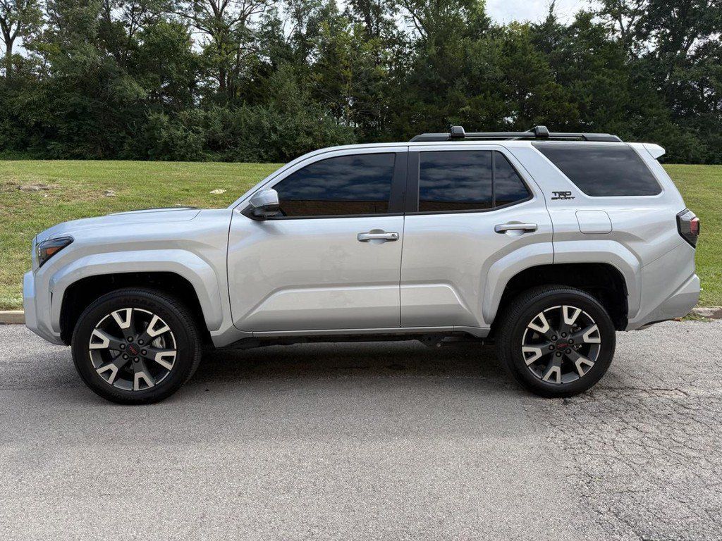 Used 2025 Toyota 4Runner TRD Sport AWD/4WD image 3