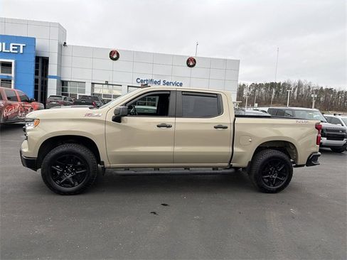 Used 2022 Chevrolet Silverado 1500 LT Trail Boss w/ Convenience Package II image 9