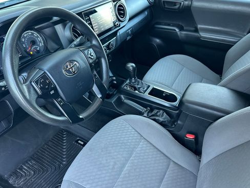 Used 2020 Toyota Tacoma SR image 9