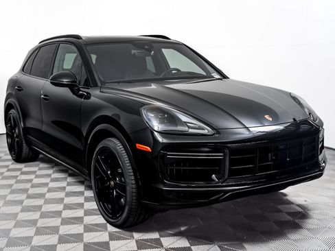 Certified 2023 Porsche Cayenne Turbo AWD/4WD image 8