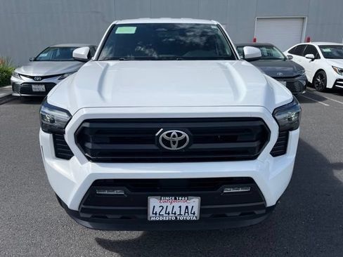 Used 2024 Toyota Tacoma SR5 w/ SR5 Upgrade Package AWD/4WD image 2