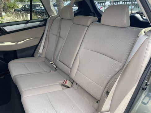 Used 2019 Subaru Outback 2.5i Premium AWD/4WD image 7