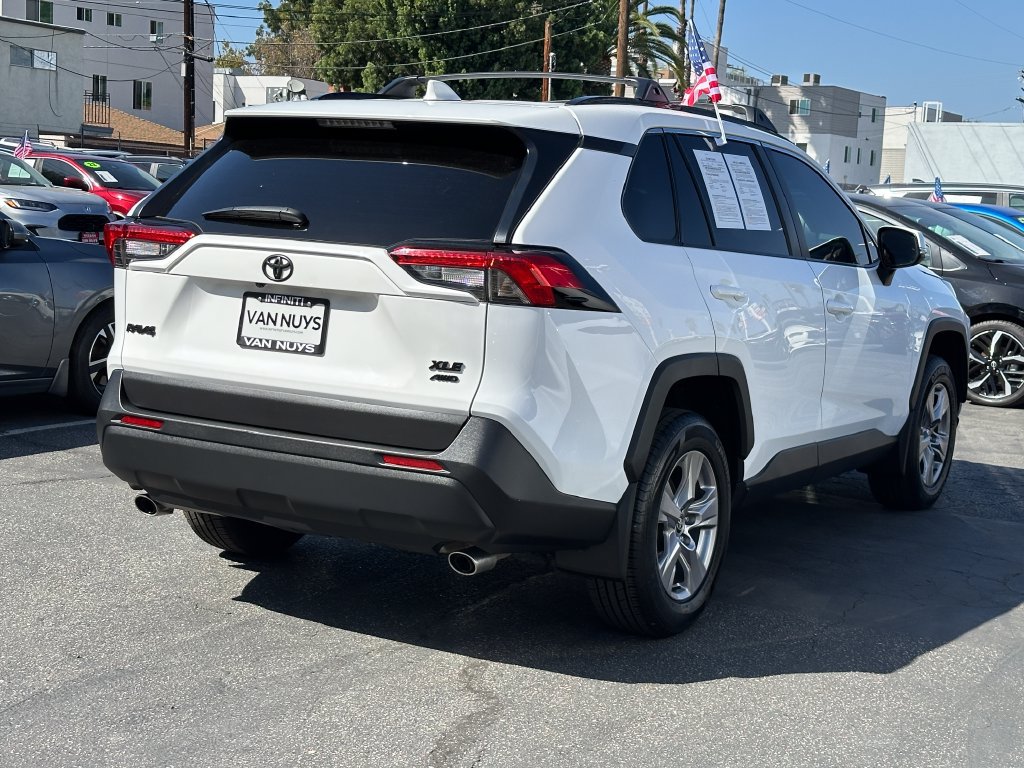 Used 2025 Toyota RAV4 XLE AWD/4WD image 7