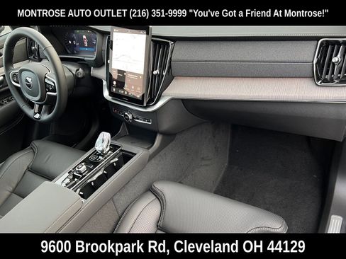 New 2026 Volvo XC90 T8 Ultra w/ Protection Package Premier AWD/4WD image 18