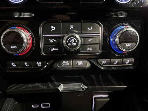 Used 2022 GMC Yukon Denali image 34