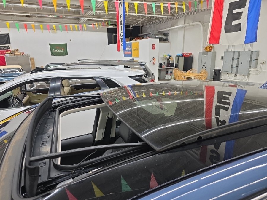 Used 2019 Ford Edge SEL w/ Equipment Group 201A AWD/4WD image 8
