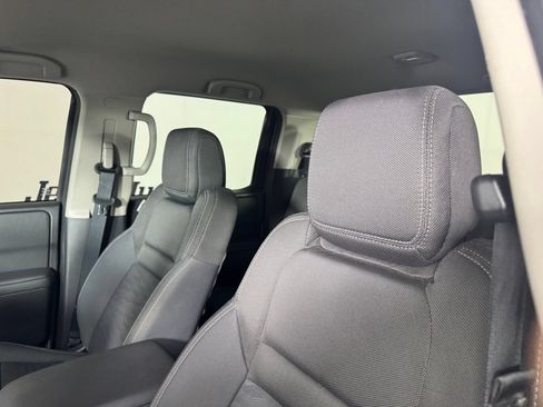 Used 2024 Nissan Frontier SV w/ Tow Package RWD image 19