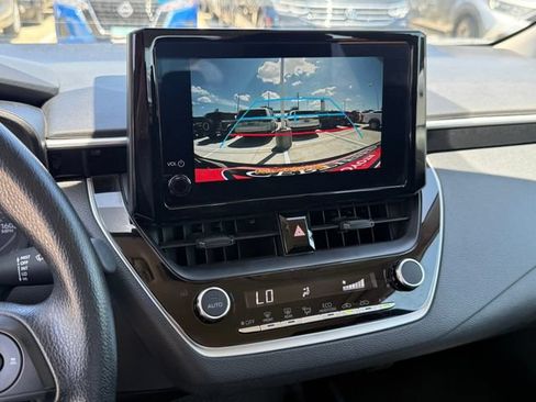 Used 2025 Toyota Corolla LE FWD image 22